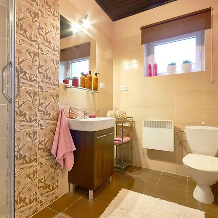 Resort Arenda Apartamenty&domki Caloroczne Sierakow (Greater Poland)