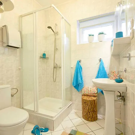 Arenda Apartamenty&domki Caloroczne *