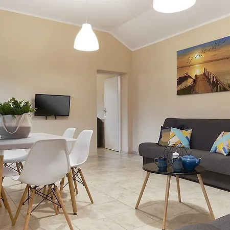 Resort Arenda Apartamenty&domki Caloroczne *