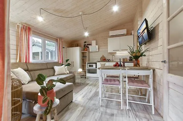 Arenda Apartamenty&domki Caloroczne Sierakow (Greater Poland)