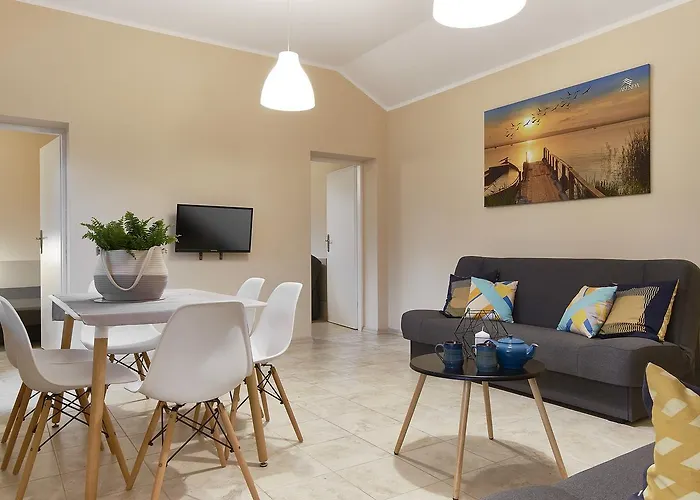 Resort Arenda Apartamenty&domki Caloroczne *